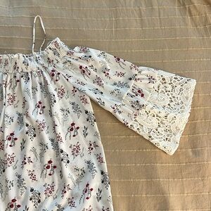 Pleione Off the Shoulder Blouse with Lace Sleeves and Spaghetti Straps Size: L